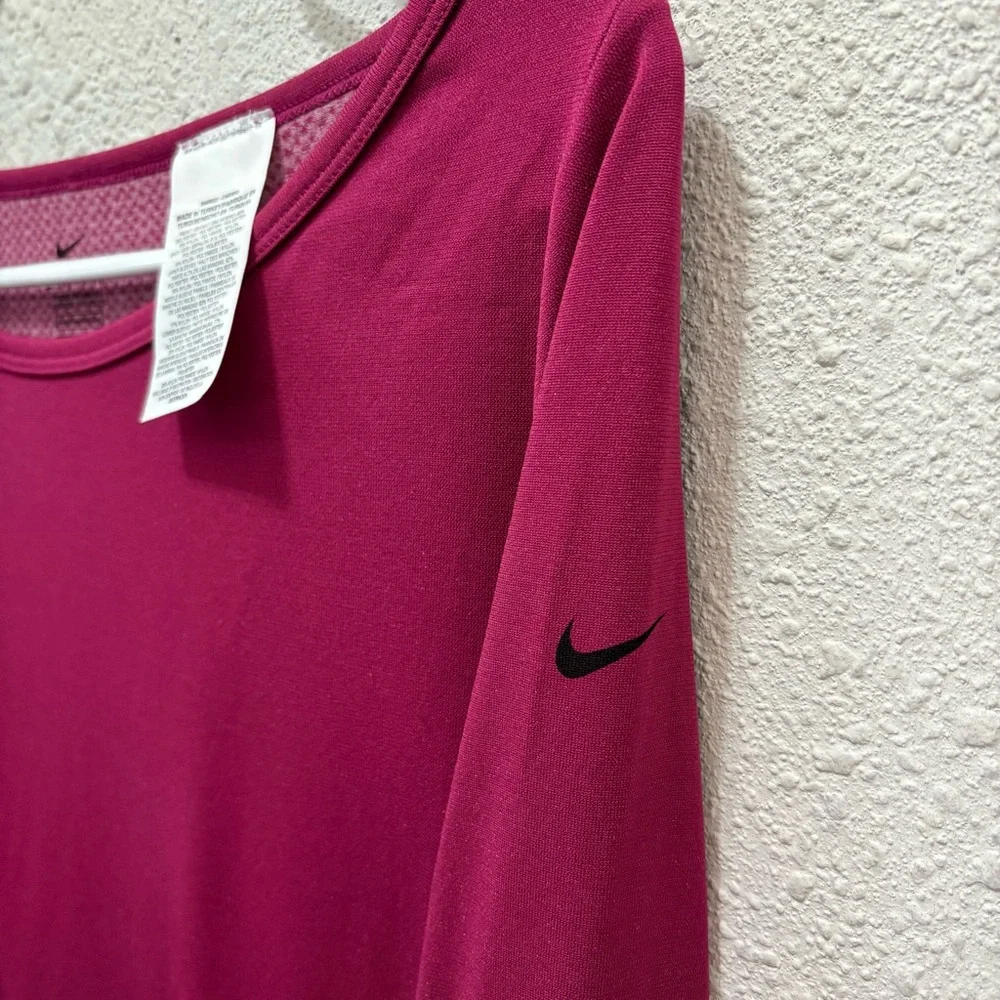 Nike Dri-Fit Epic Knit Crew Seamless Long Sleeve Training Top in Plum Size Small
